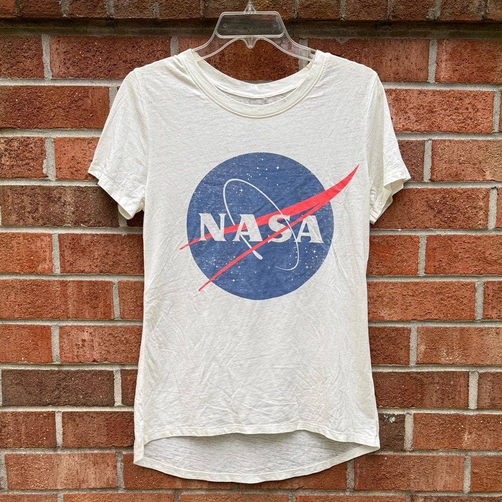 Zoe + Liv NASA Graphic Tee Sz M